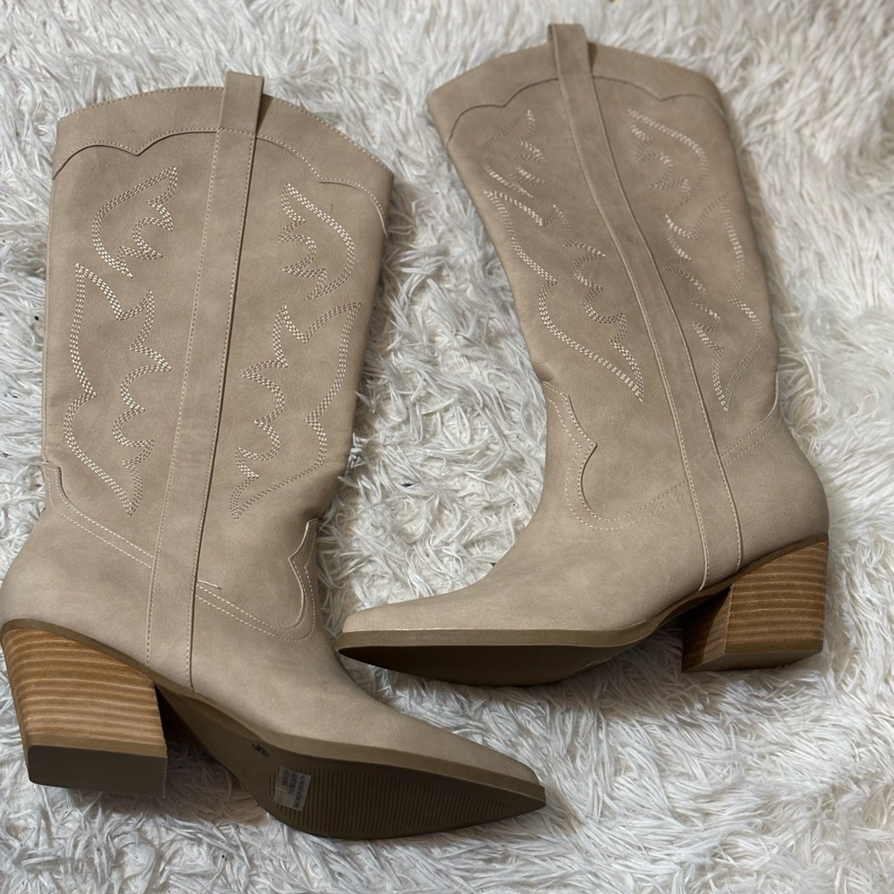 Women's Beige Western Boots
